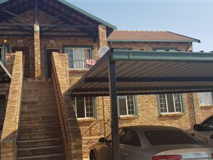 2 Bed Apartment in Rietvalleirand