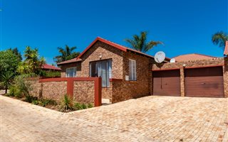2 Bedroom Townhouse in Honeydew Ridge