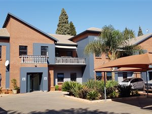 142 m² Office Space in Clubview