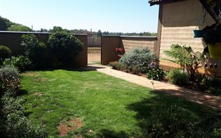 2 Bedroom Simplex in Bredell AH