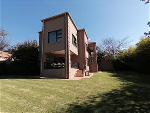 3 Bed Townhouse in Noordheuwel