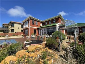 8 Bed House in Stilbaai