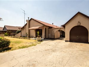 5 Bed House in Rynsoord