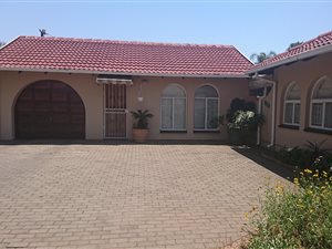3 Bed House in Florauna