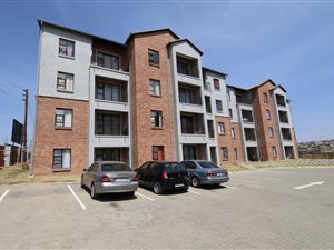 2 Bed Apartment in Cosmo City