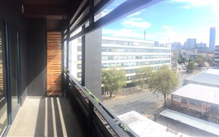 Bachelor apartment in Maboneng Precinct