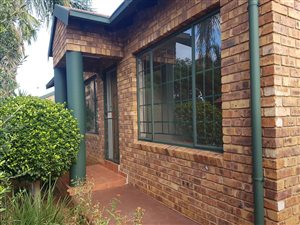 3 Bed House in Magalieskruin