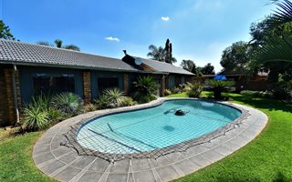 3 Bedroom House in Rooihuiskraal North