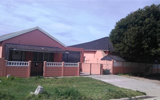 7 Bedroom House in Sidwell