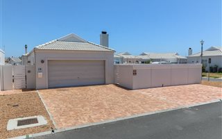 4 Bedroom House in Sunningdale