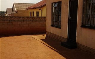 3 Bedroom House in Emdeni