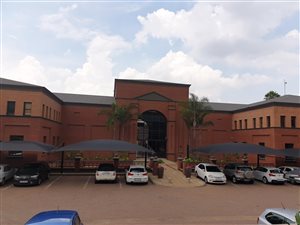 1100 m² Commercial space in Bedfordview