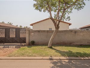 3 Bed House in Protea Glen