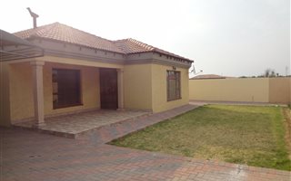 4 Bedroom House in Naudeville