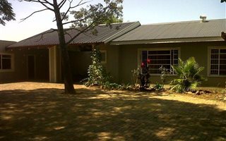 2.2 ha Farm with House in Mooilande