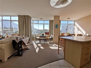 3 Bed Apartment in Wynberg Upper