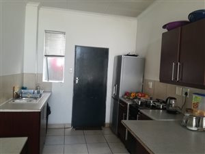 2 Bed Flat in Woodmead