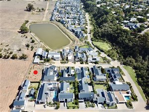 765 m² Land available in Brandwacht
