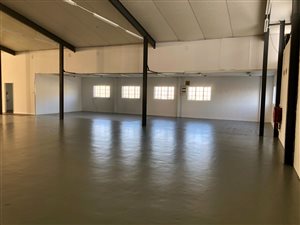 600 m² Commercial space in Retreat