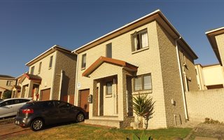 3 Bedroom House in Protea Heights