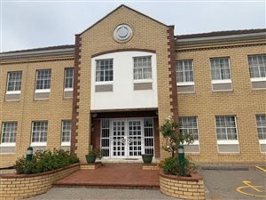 1163 m² Commercial space in Paulshof