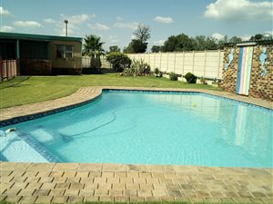 10.6 ha Farm in Fochville