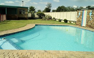 10.6 ha Farm in Fochville