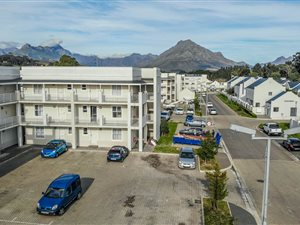 2 Bed Apartment in Nuutgevonden