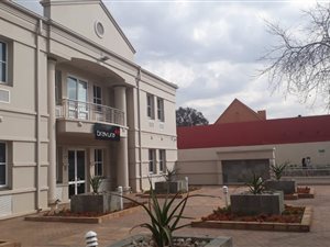 84 m² Commercial space in Illovo