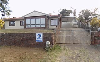 4 Bedroom House in Athlone Park
