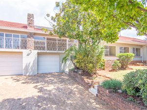 4 Bed House in Florida Hills