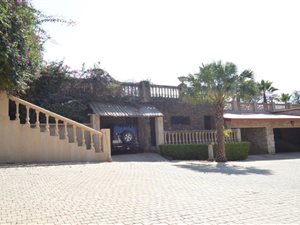 5 Bed House in Waterkloof Ridge