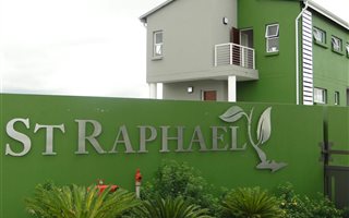 2 Bedroom Flat in Ben Fleur