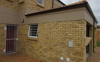 3 Bedroom Duplex in Brackenfell Central