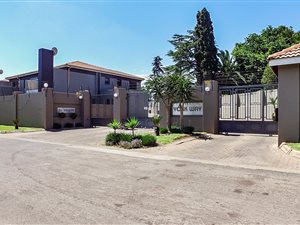 3 Bedroom Townhouse in Bedfordview