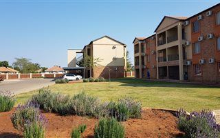 2 Bedroom Apartment in Lephalale (Ellisras)