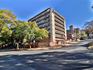 3 Bed Apartment in Wonderboom South