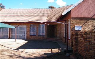 3 Bedroom House in Doringkruin