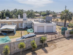 4 Bed House in Klipheuwel