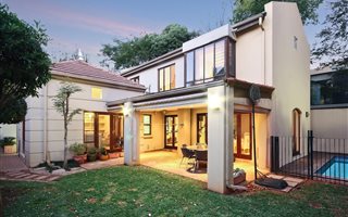 3 Bedroom House in Melrose Estate