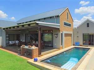4 Bed House in The Coves