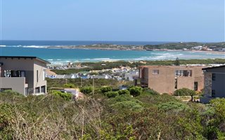 553 m² Land available in Still Bay East