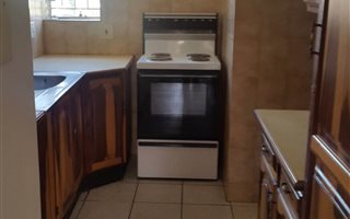 2 Bedroom Apartment in Zwartkop