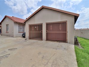 3 Bed House in Ebony Park