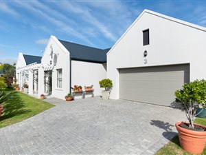 3 Bed House in Kraaibosch