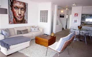 2 Bedroom Townhouse in Sea Point