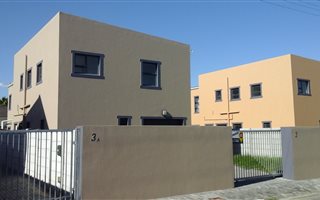 2 Bedroom Duplex in Strand Central
