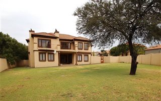 3 Bedroom House in Midstream Estate