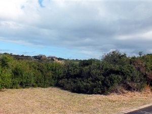 814 m² Land available in Hersham
