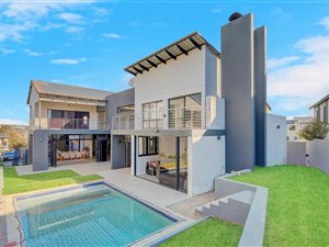 4 Bed House in Waterfall Country Village